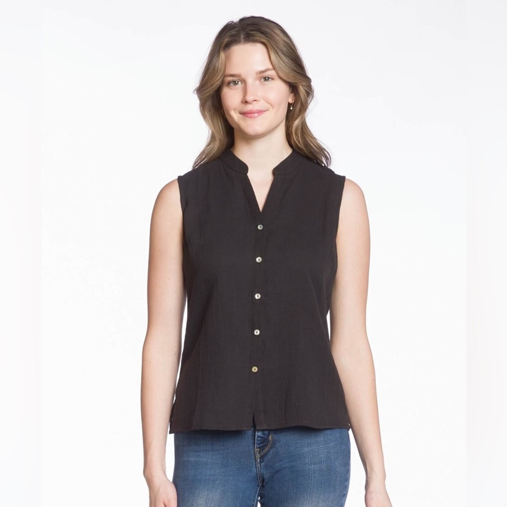 DKR Apparel Chic Sleeveless Button Down Shirt in Soft-Black